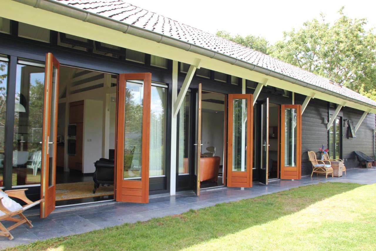Familiehuis De Betuwe Met Prive Kunstgras Tennisbaan En Sauna Villa Erichem Esterno foto